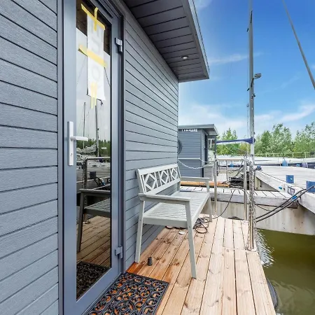 Luxury Houseboat In Marina *