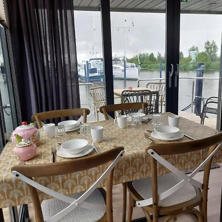 Luxury Houseboat In Marina Volendam