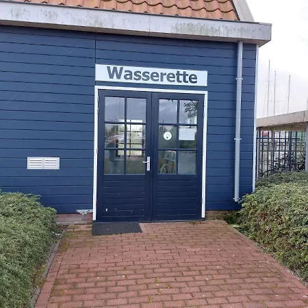 Luxury Houseboat In Marina *