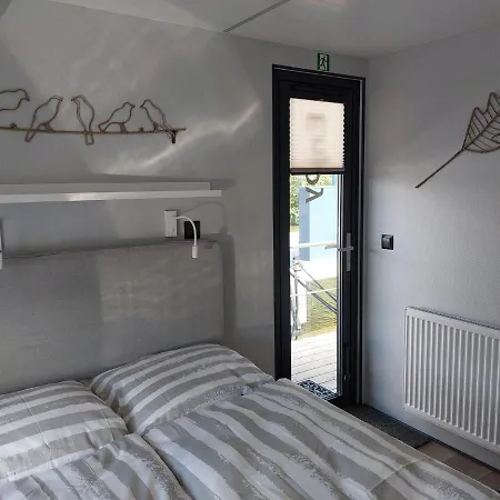 Luxury Houseboat In Marina Bådhotel