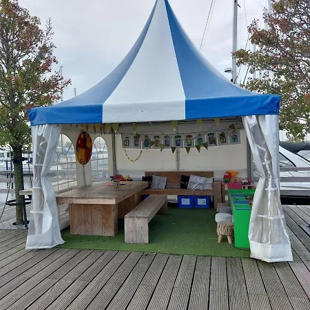 Luxury Houseboat In Marina *