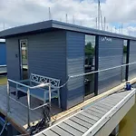 Botel Luxury Houseboat In Marina Volendam
