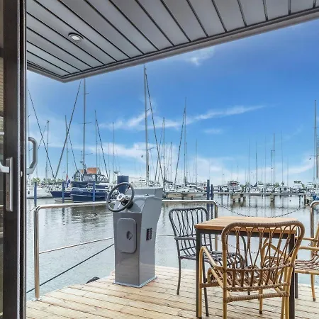 Luxury Houseboat In Marina Botel Volendam