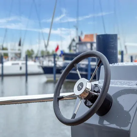 Luxury Houseboat In Marina Botel Volendam