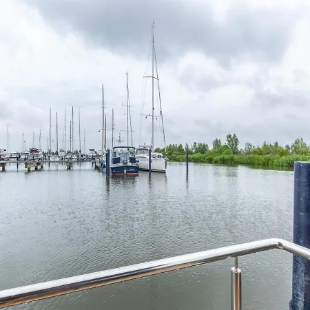 Luxury Houseboat In Marina * Volendam