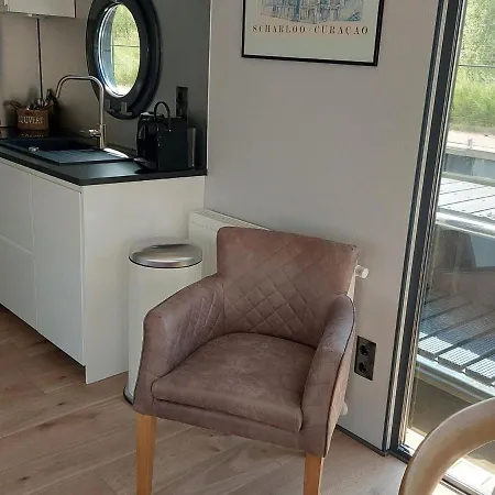 Luxury Houseboat In Marina Tekne