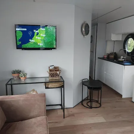 Luxury Houseboat In Marina * Volendam
