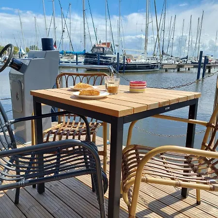 Luxury Houseboat In Marina Botel Volendam